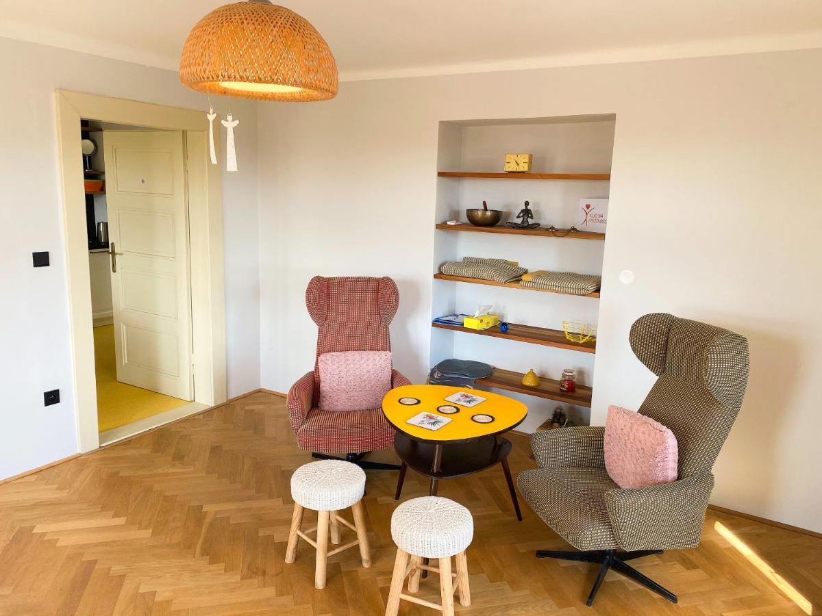 Hradec KrálovéKnk Vibrant Central Spacious Hideawayアパートメント エクステリア 写真